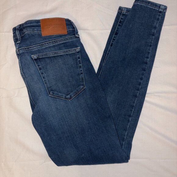 Lucky Jeans Skinny Dark Wash Size 6 - Picture 1 of 8